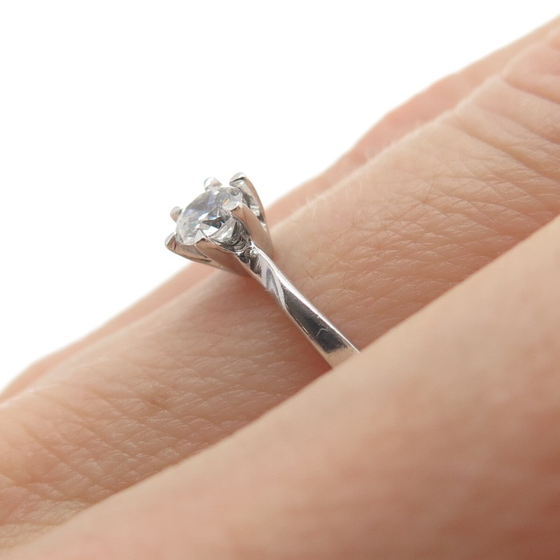 925 Sterling Silver Vintage Round-Cut Shaped C Z Engagement Ring Size 6.25 gallery