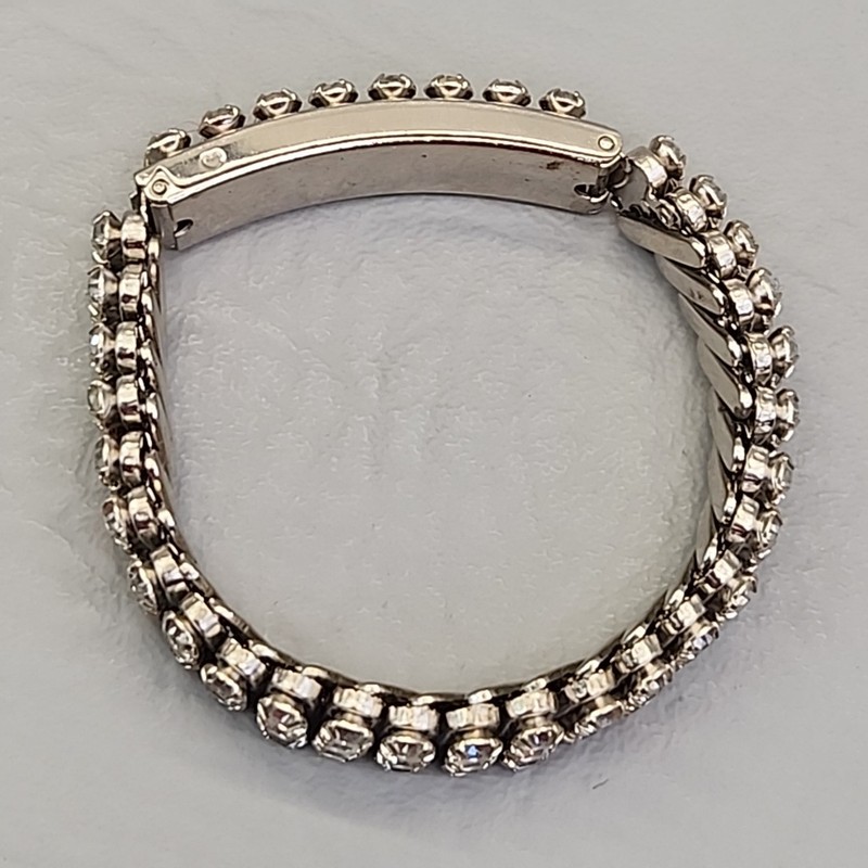 Vintage Expandable Clear Rhinestone Bracelet Hidden Compartment 6 1/8" Stretch gallery