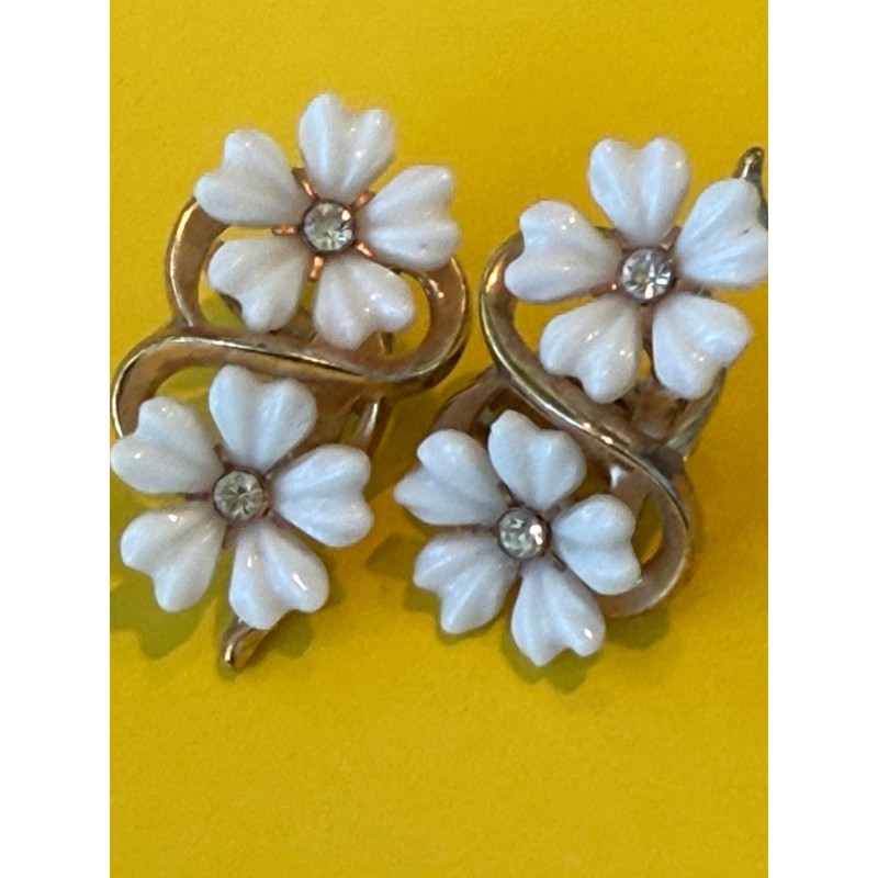 VTG 1950s Crown Trifari Alfred Philippe White Flower Earrings Pristine Cond gallery