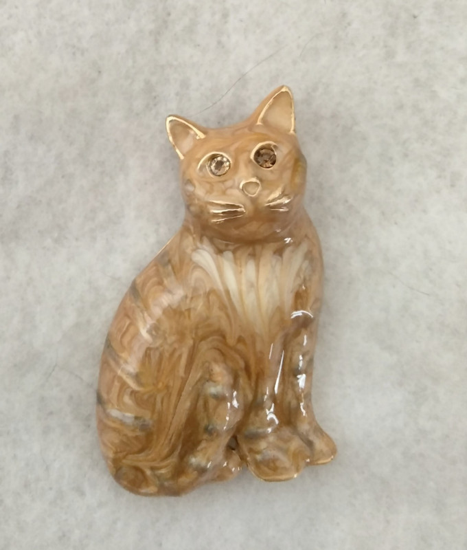 Vintage Enameled Cat Brooch (140 - 2223) gallery