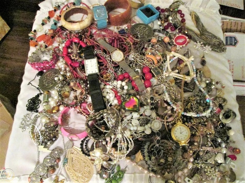 1 LB Mystery LOT NEW Mixed Jewelry Ethnic Vintage NO JUNK ALL WEARABLE Bulk LOT gallery