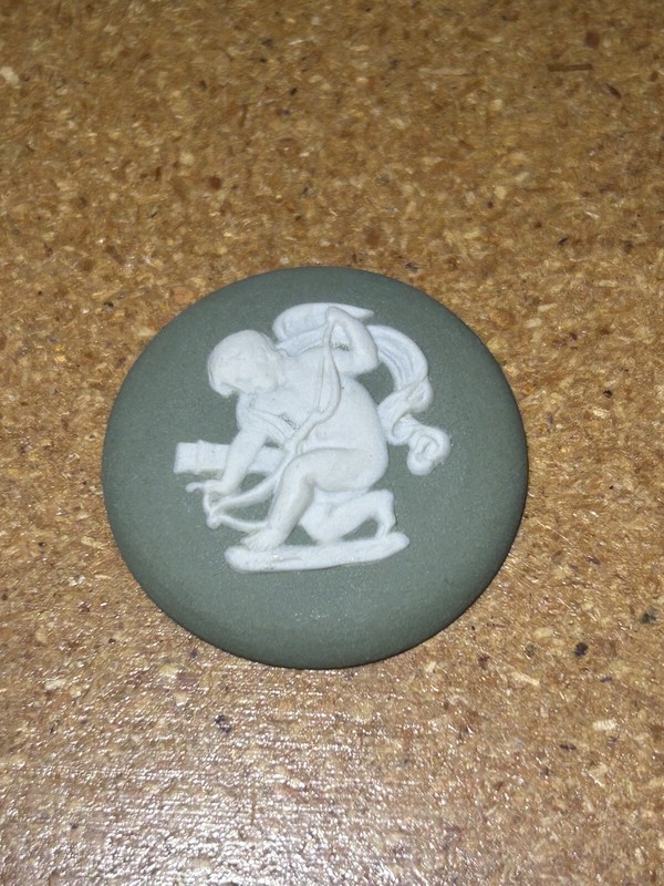 Vintage Authentic Unused WEDGWOOD Cupid 34mm Cameo In Sage Green Jasperware