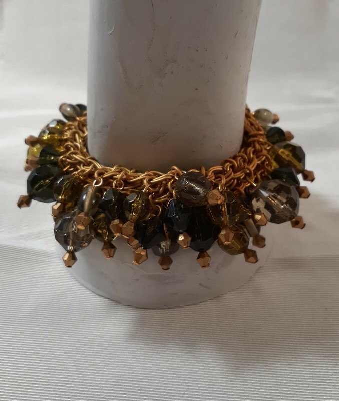 Bracelet Beautiful Gold Tone Varies Green Acrylic Beads Vintage 7″ Toggle Clasp