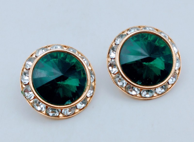 Vtg Green Faceted Round Rivoli Rhinestone Clear Rhinestone Pierced Stud Earrings