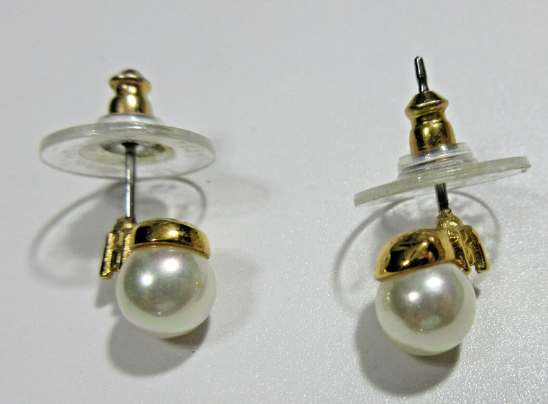 VTG Signed ROMAN gold Tone off white faux pearl clear rhinestone pierced Earring