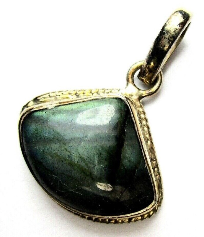 Beautiful 925 St. Silver Pendant, with Triangle Shape Labradorite gallery