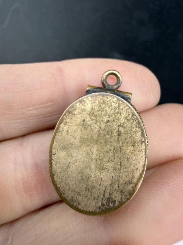 Vintage Photo Locket Pendant Engraved Gold Tone Unique Open gallery
