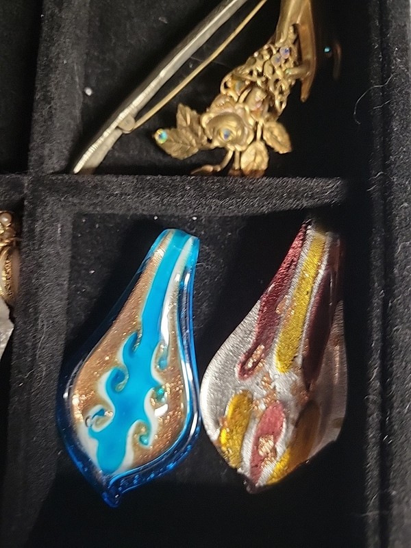 One Pound Jewelry Lot Vintage To Now Fashion Jewelry All Wearable Clean Bagged gallery
