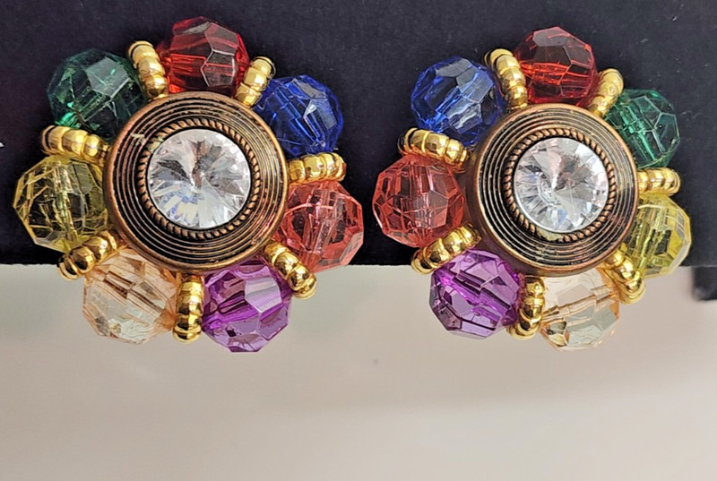 Vintage Gold Tone 1 1/2″ Multi Color Lucite Stone Clip On Earrings – Jewelry