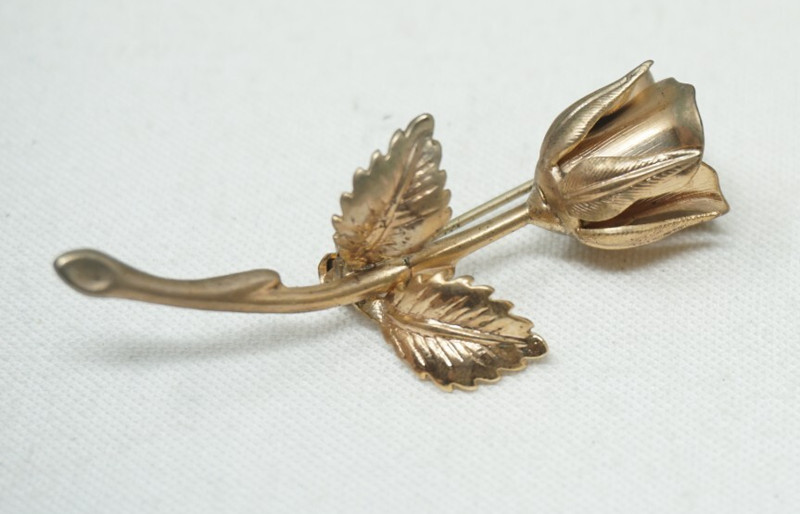 Vintage Giovanni Signed Beautiful Gold Tone Rose Flower Brooch Pin 2.5”