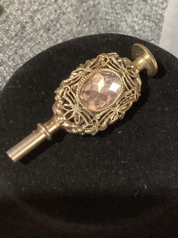 Vintage Signed R&F Gold Tone Morganite Brooch A Unique Design gallery