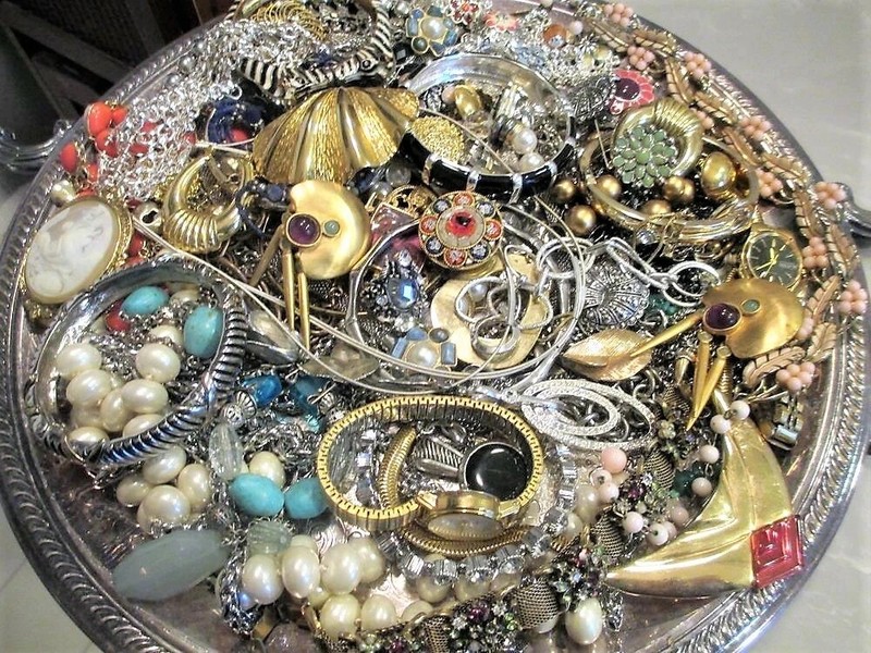 1 LB Mystery LOT NEW Mixed Jewelry Ethnic Vintage NO JUNK ALL WEARABLE Bulk LOT gallery