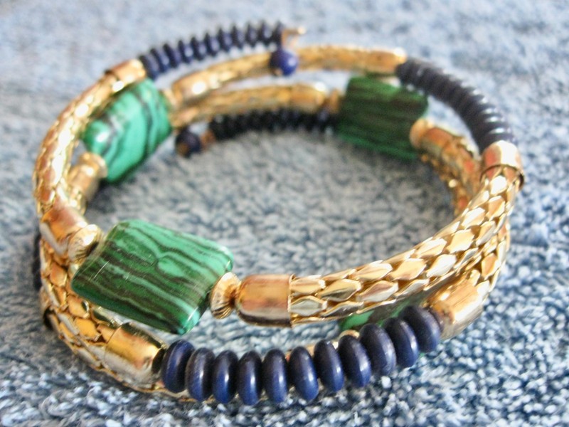 Expandable Spring - Memory Wire. Bangle Bracelet. 3 Rows; Gold Tone Navy Green gallery