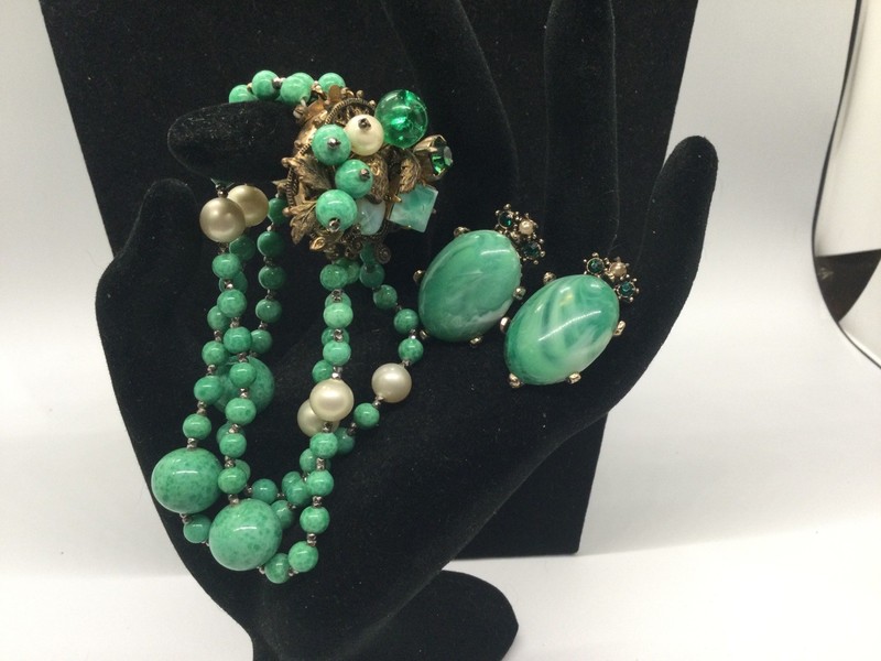 Vintage Costume Bracelet And Screw Back Earrings