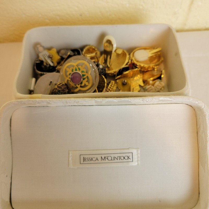 Jewelry Lot ALL Good Estate Sale 14 Earring Sets Value Undetermined See Photos gallery