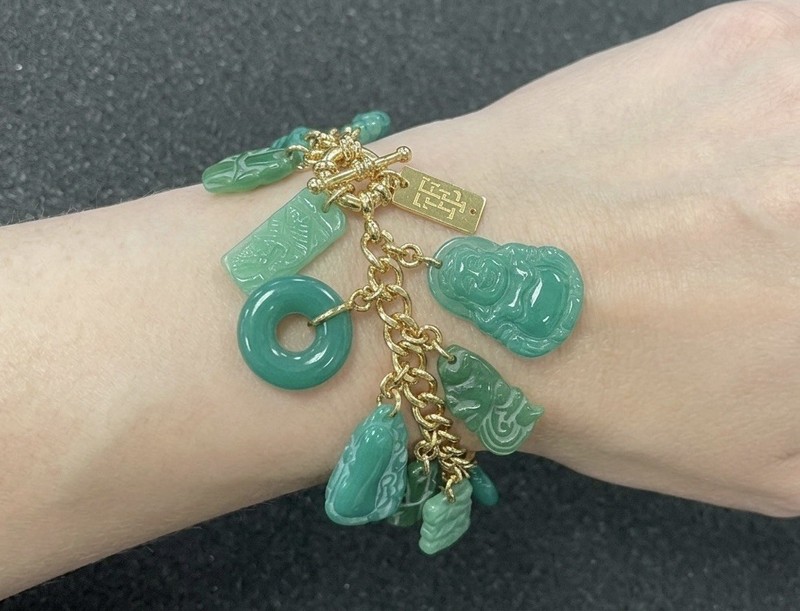 Vintage Elizabeth Taylor Avon Faux Jade Charm Bracelet (TJ1407)