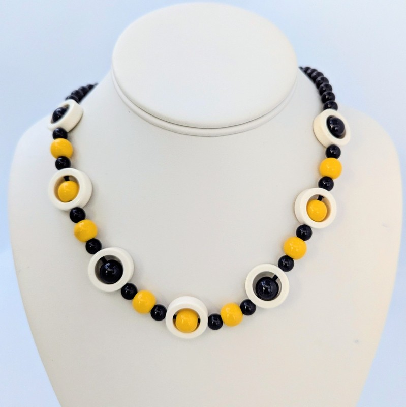 Vintage Retro Chunky Lucite Beaded Yellow Black & White Beads 20" gallery