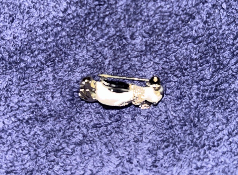 Vtg Gerry's Enamel Penguin 1” Brooch Scarf Tie Pin Black & White Gold Tone Metal gallery