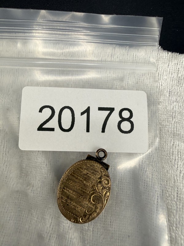 Vintage Photo Locket Pendant Engraved Gold Tone Unique Open gallery