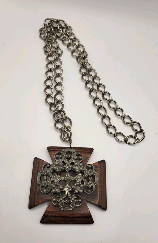 Vintage Wood Silver-Toned Maltese Crusader Cross Pendant Necklace Male Female
