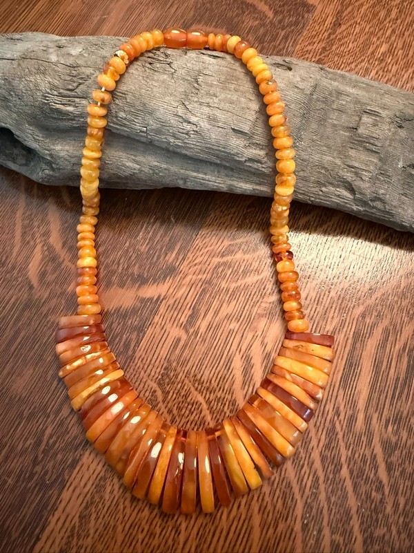 Vintage Amber UNIQUE necklace with fan style amber beads and amber barrel clasp