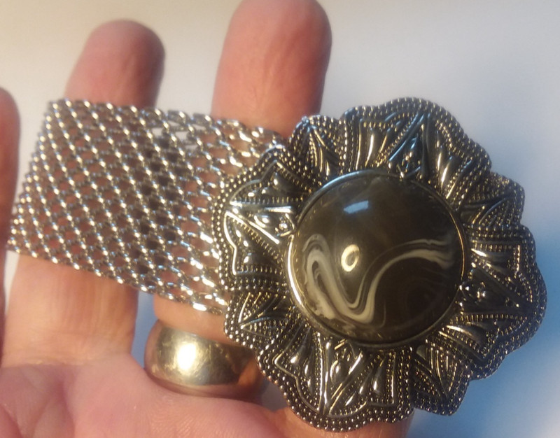 7.25″x1″ Silvertone Mesh Bracelet W/2″Faux Marble Medallion Foc-01-2026