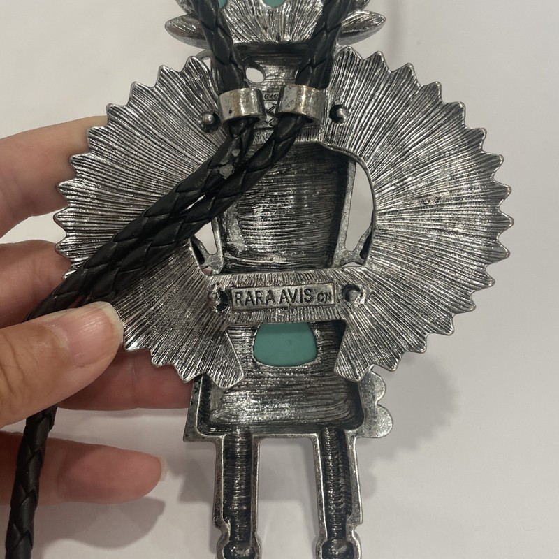 LARGE IRIS APFEL "RARA AVIS" SILVERTONE FAUX TURQUOISE KACHINA BOLO NECKLACE gallery