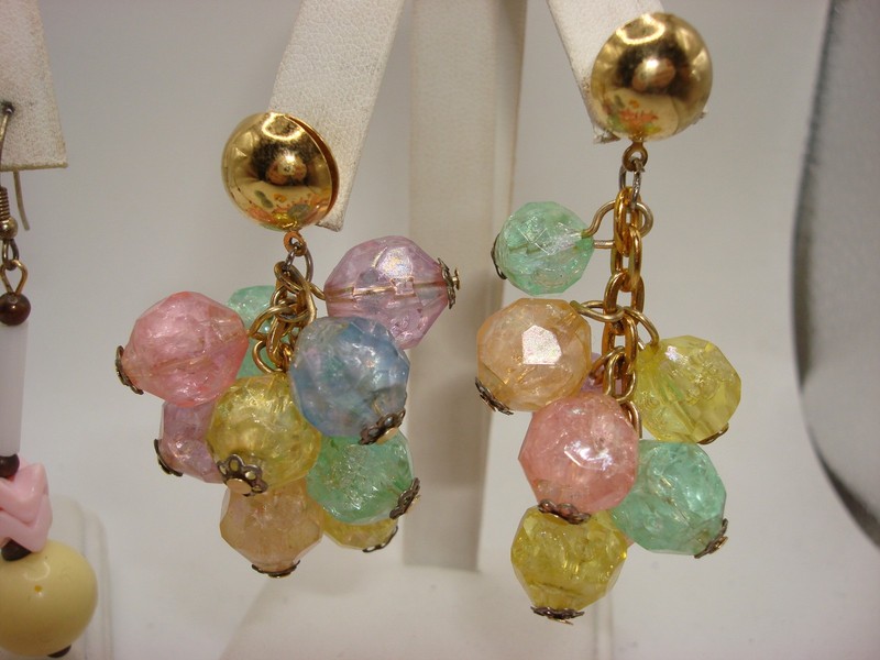 5 PAIR VINTAGE 1970-80'S PIERCED EARRINGS! gallery