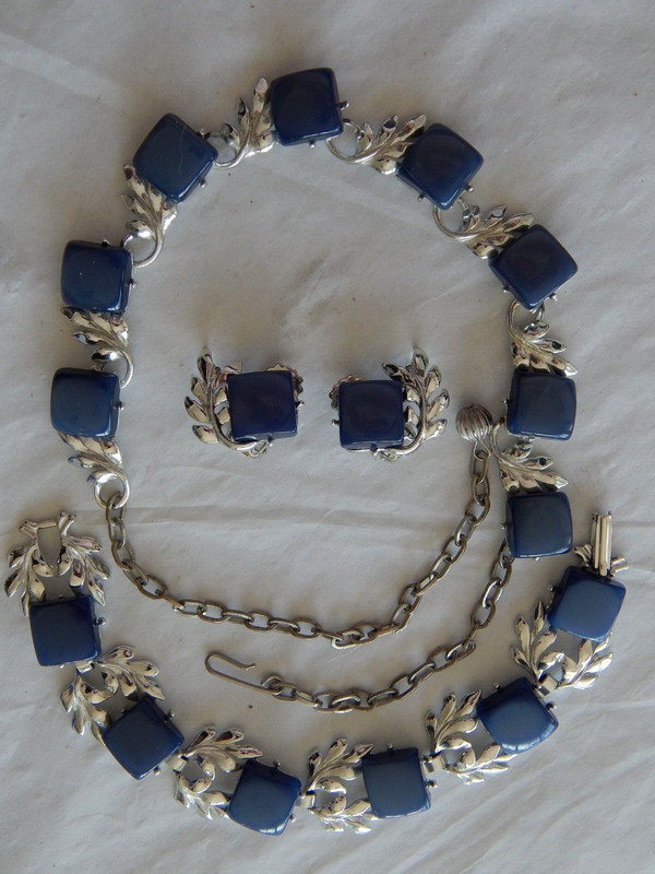 Vintage Thermoset Parure: Midnight Moonglow Necklace, Bracelet, Earrings; Leaves gallery