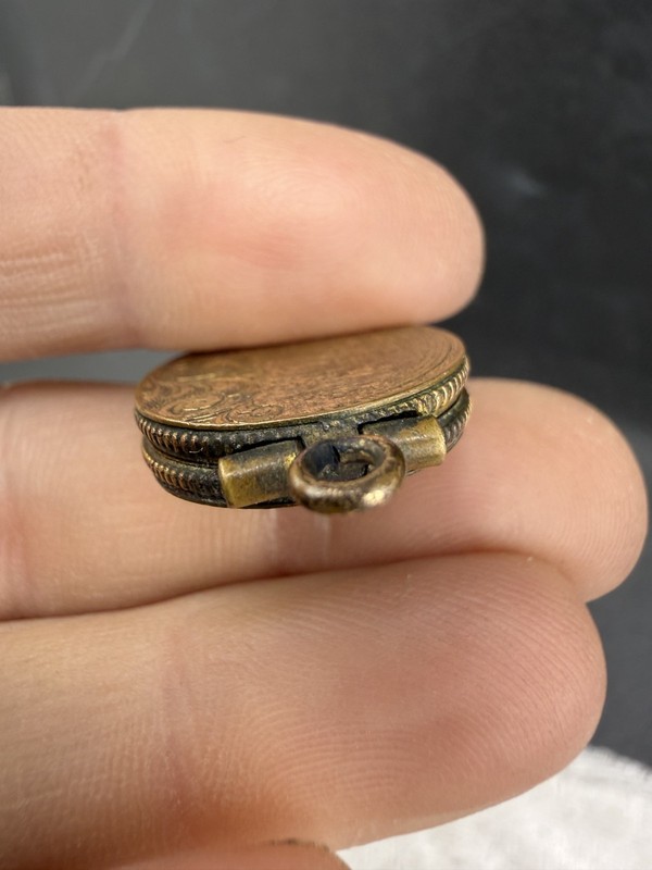 Vintage Photo Locket Pendant Engraved Gold Tone Unique Open gallery