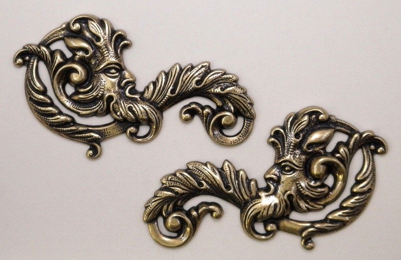 #2162 ANTIQUED GOLD MYTHOLOGICAL GREEN MAN/L+R’s – 2 Pc Lot (1 Pr)