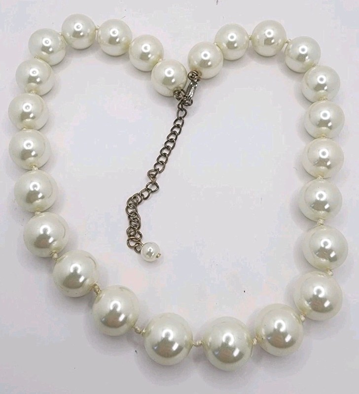 Vintage Glass Pearl Necklace | Elegant Vintage Style 16″ w/ Extender *HEAVY*