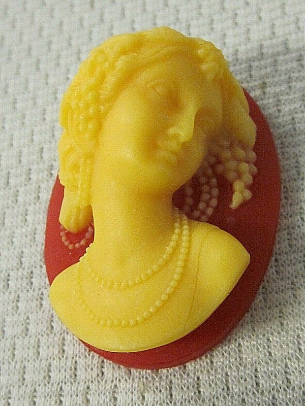 * SALE * VTG CAMEOS 3-D 40x30mm HUGE 16 LOT JEWELRY RESIN FINDINGS REPAIR CRAFTS gallery