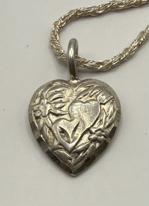 Sterling Silver Vintage Pendant Carved Heart Flower Chain Sterling Silver Italy gallery