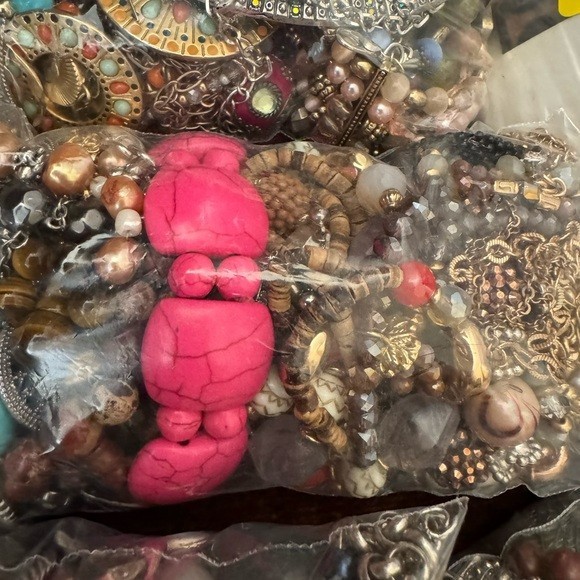 1 Pound Lb Mystery PREMIUM Jewelry Lot VTG to Modern Wearable (READ DESCRIPTION) gallery