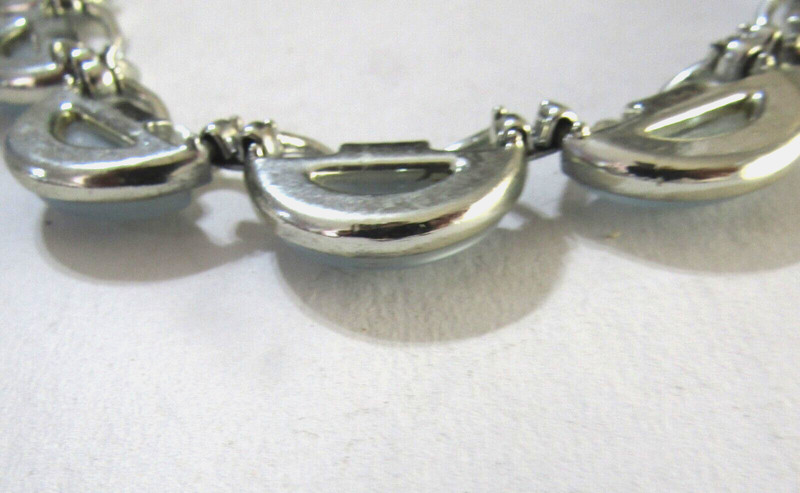 Vintage Lucite Thermoset Necklace Silver .5*16 inch gallery