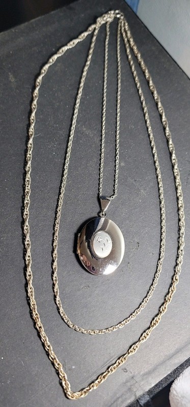 Vintage Silver Tone Oval Locket Necklace Double Chain Mid Century Photo Pendant