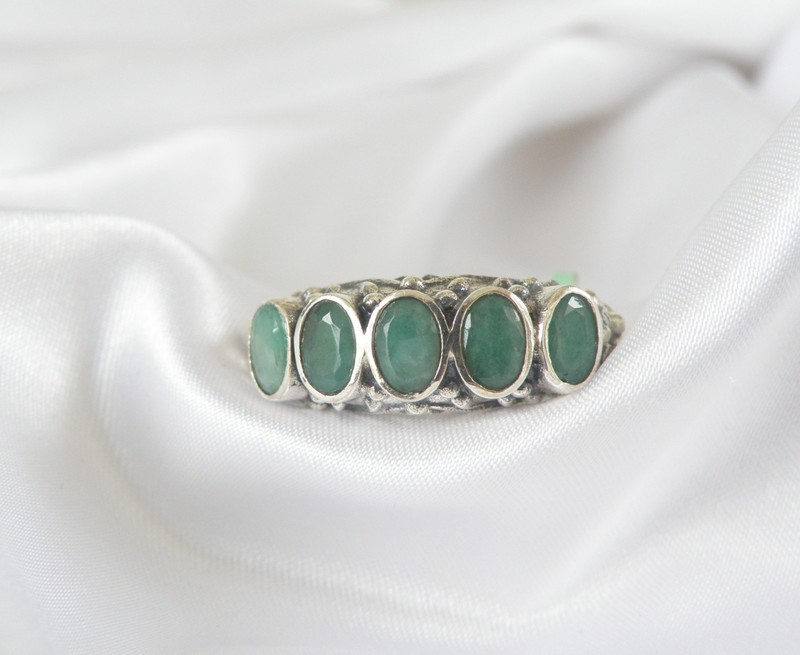 Vintage Sterling Silver 925 Natural Emerald Band Unique Ring Size 10