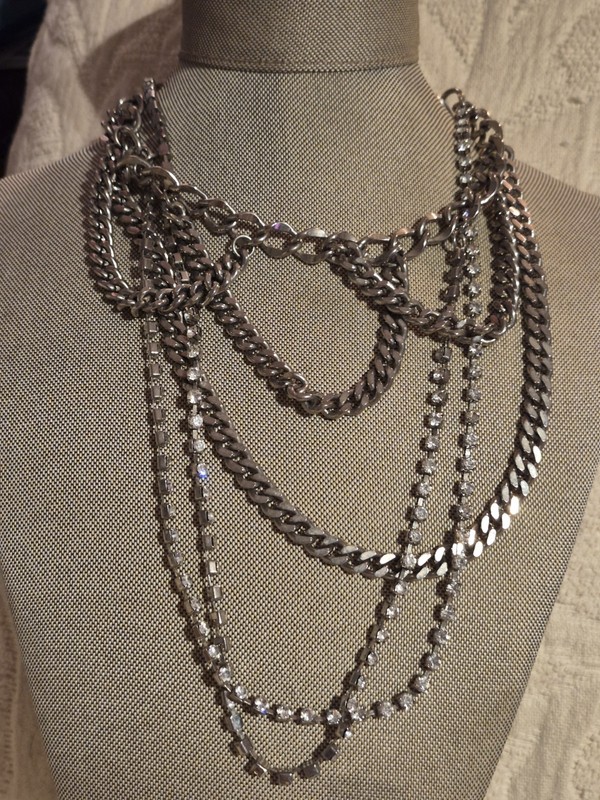 Vintage EXPRESS MULTI LAYERED CHOKER. RARE!