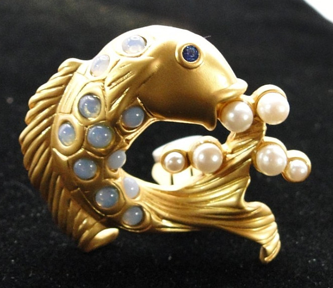 NEW Elizabeth Taylor Avon "Sea Shimmering" Koi Fish SINGLE Clip-On Earring RARE gallery