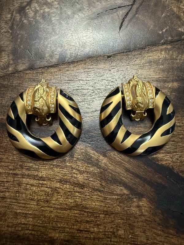 Gorgeous Vintage Elizabeth Taylor for Avon Zebra Stripe Clip-on Earrings