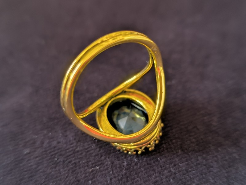 Lovely ring with blue cabochon gallery