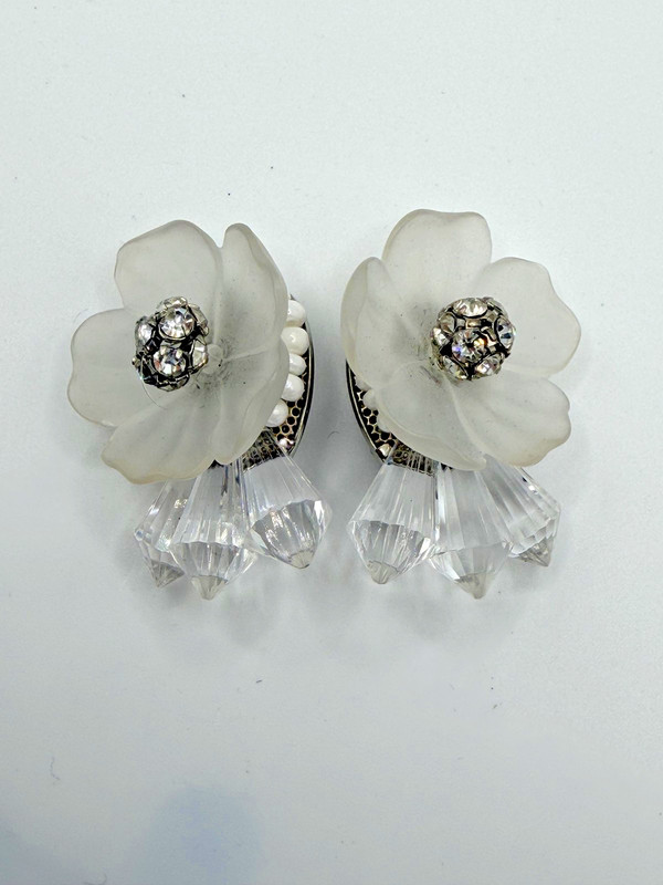 FROSTED FLOWER CHANDELIER DANGLE DROP EARRINGS WOMENS CLEAR RHINESTONE CLIP-ON