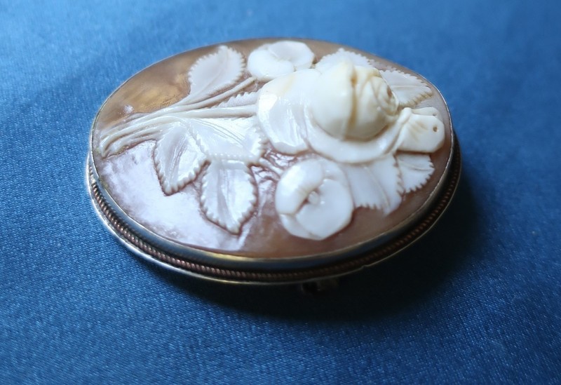 Vintage Sardonix Shell Flower Bouquet Cameo Brooch Pendant 900 Silver Frame gallery