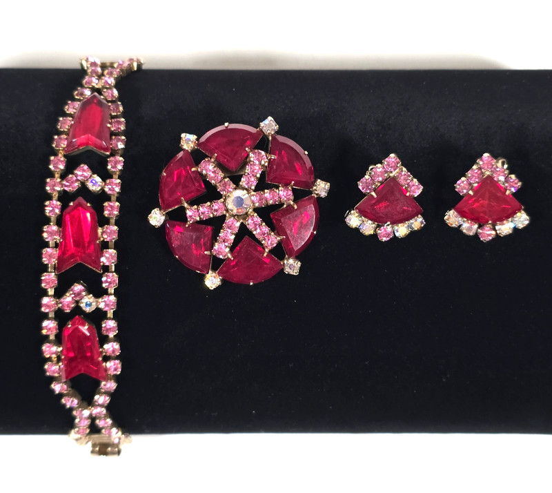 VINTAGE RED PINK RHINESTONE PARURE BRACELET BROOCH EARRINGS 4 pc SET 50’s ESTATE