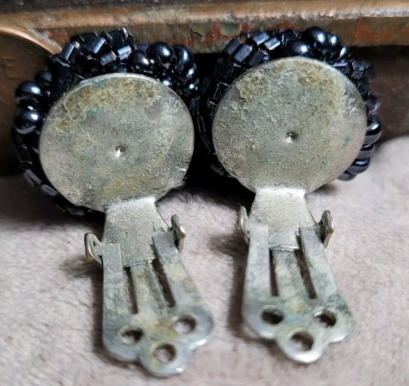 Vintage Costume jewelry clip on earrings 1980s 1990s gallery