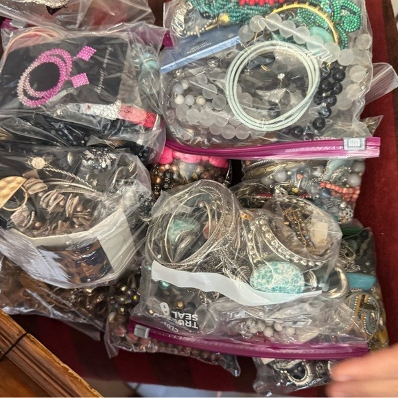 1 Pound Lb Mystery PREMIUM Jewelry Lot VTG to Modern Wearable (READ DESCRIPTION) gallery