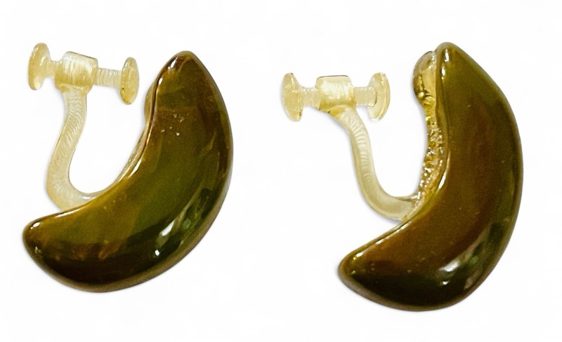 Vintage 1930’s Art Deco WWII Era Spinach Green Bakelite Crescent Earrings gallery