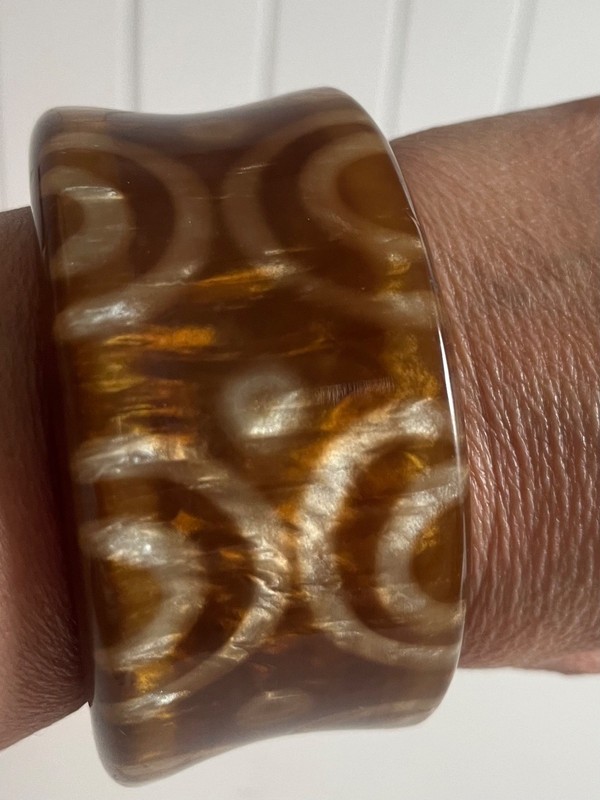 Vnt Chunky Wide Lucite Acrylic Bangle Bracelet Brown Cream Swirl Size 8” Cuff