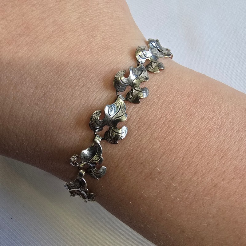 Vtg Sterling Silver Leaf Bracelet 7.32g Fine Jewelry 7.25″ Floral Fold Over